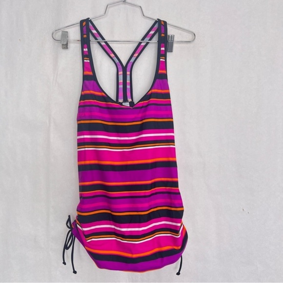 5/$25 Tropical escape, tankini swimsuit, top size 8 - Picture 1 of 4
